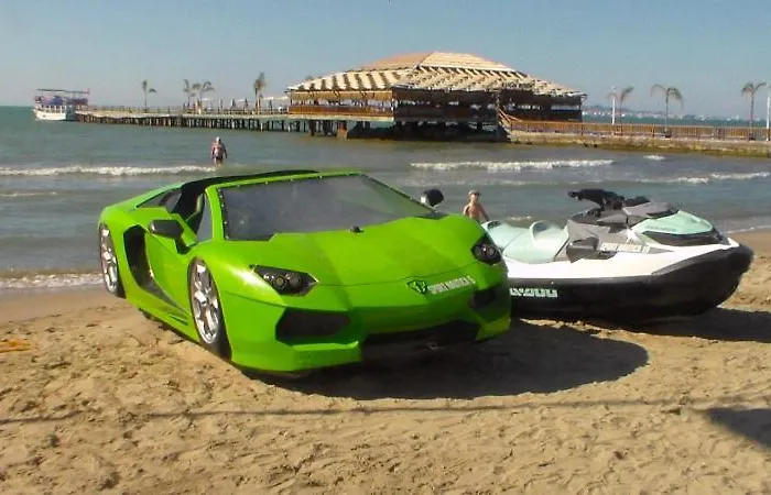 Riviera West Durres Tirana Sea Side ゴーレム